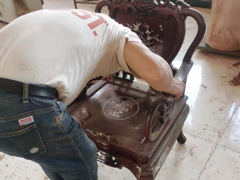 赫山老旧红木家具保养技巧